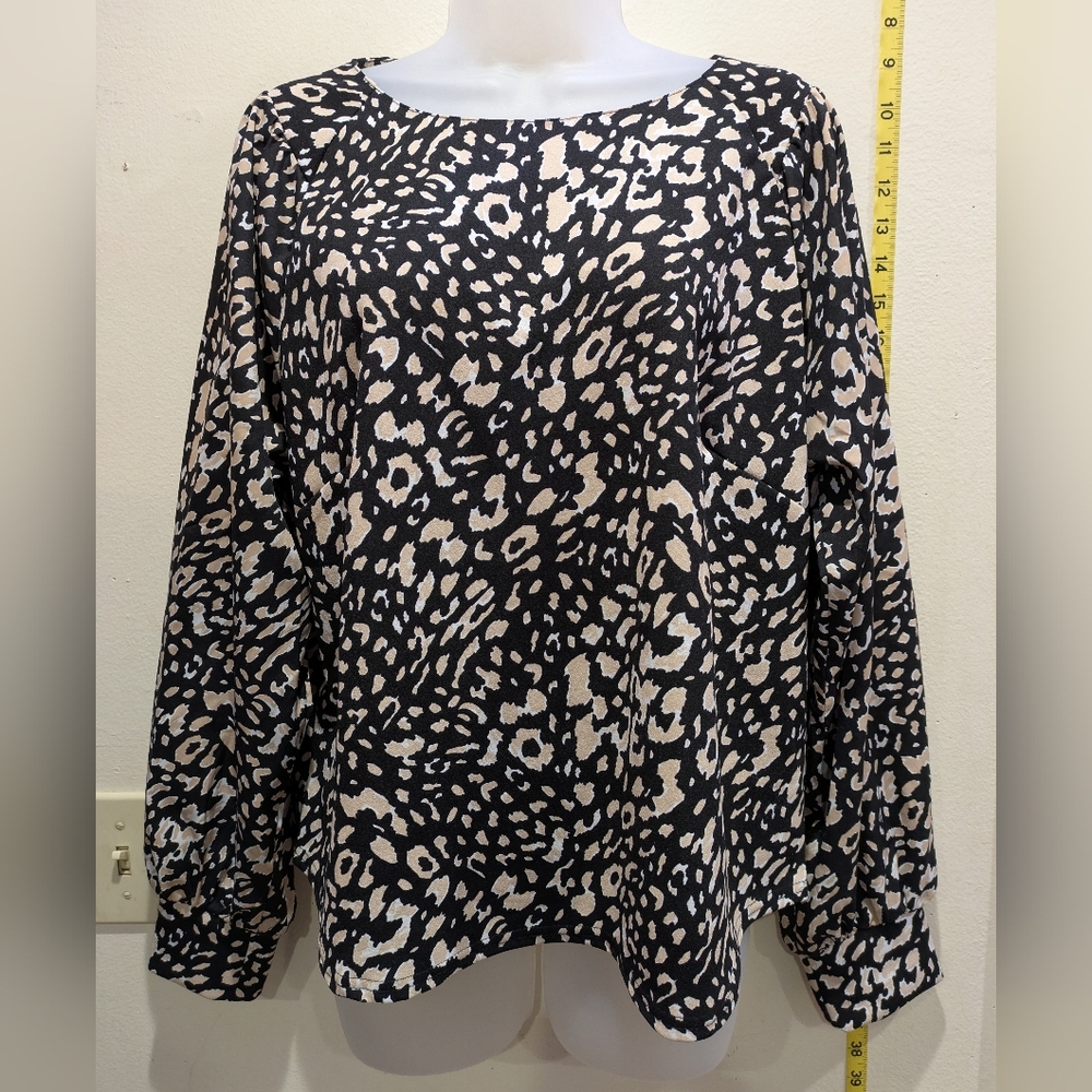 MELLODAY Black and Cream Abstract Blouse Size Large